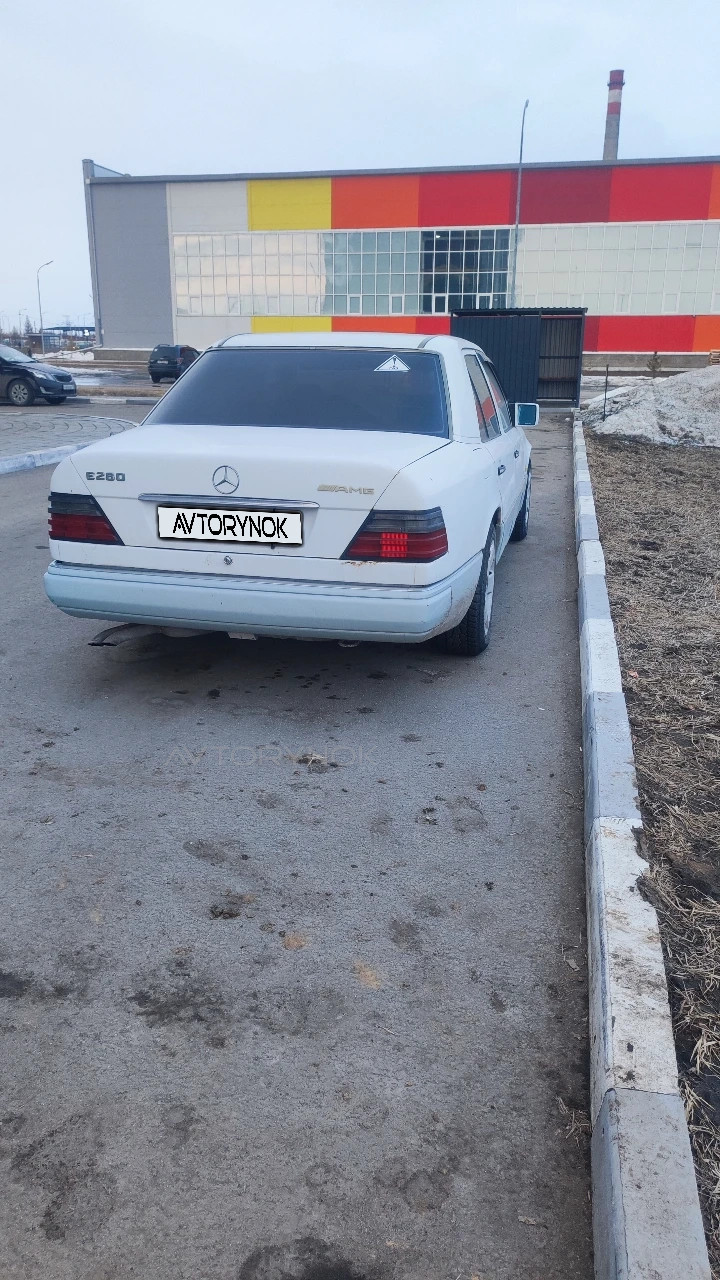 Mercedes-Benz E-Class, 1993
