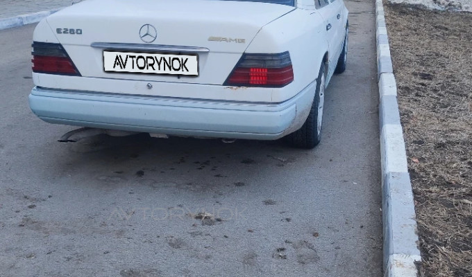 Mercedes-Benz E-Класс 1993 года