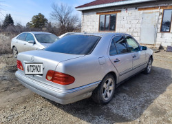 Mercedes-Benz E-Класс 1998 года