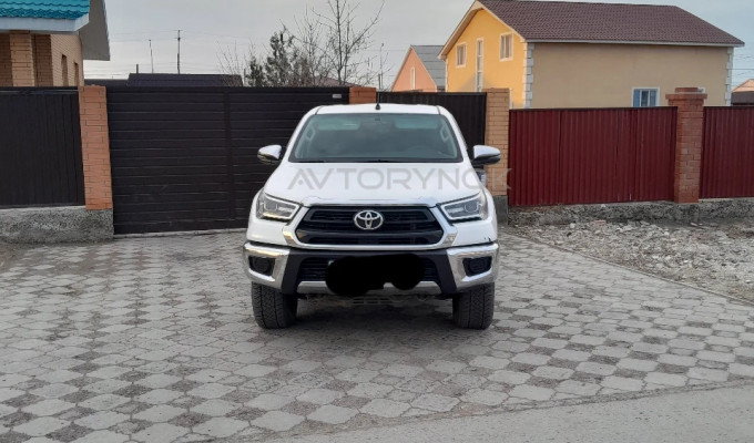 Toyota Hilux 2021 года