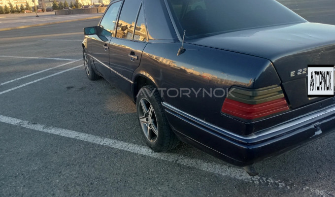 Mercedes-Benz E-Класс 1994 года