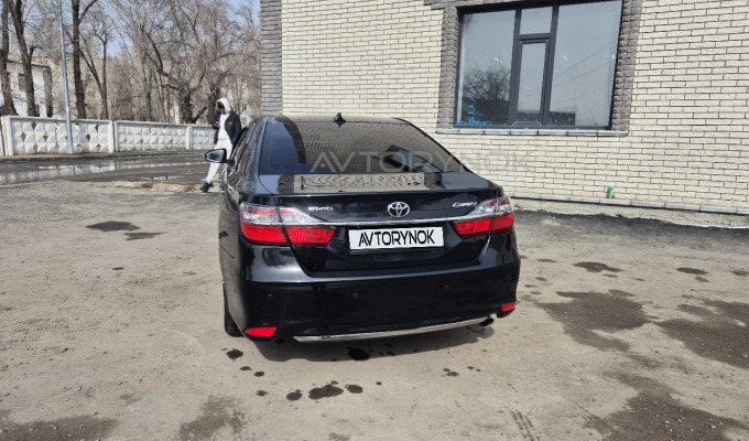 Toyota Camry 2015 года