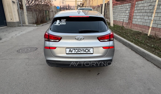 Hyundai i30 2022 года