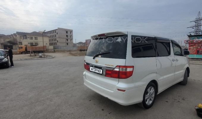 Toyota Alphard 2005 года