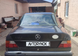 Mercedes-Benz E-Класс 1990 года