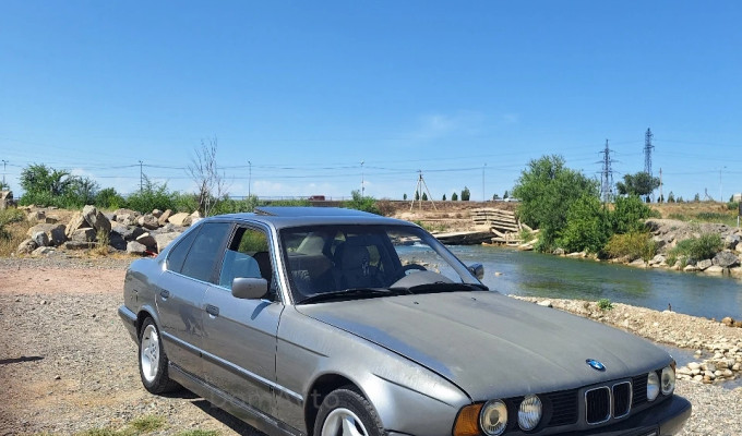 BMW 5 серия 1993 года