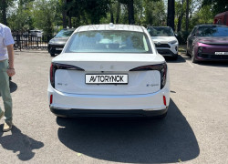 Hongqi E-QM5 2025 года