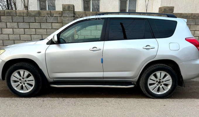 Toyota RAV4 2006 года