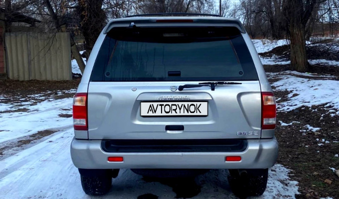 Nissan Pathfinder 2003 года