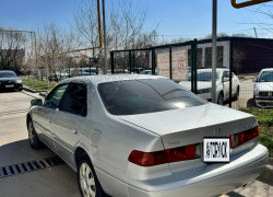 Toyota Camry 2000 года