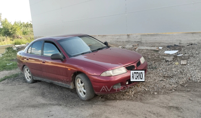 Mitsubishi Carisma 1996 года
