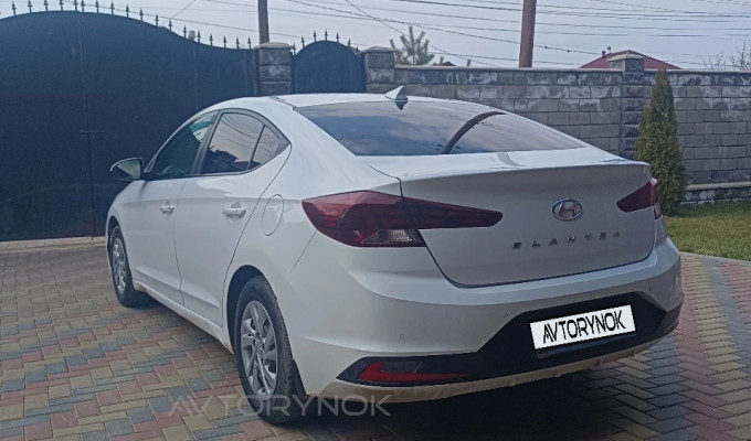 Hyundai Elantra 2019 года