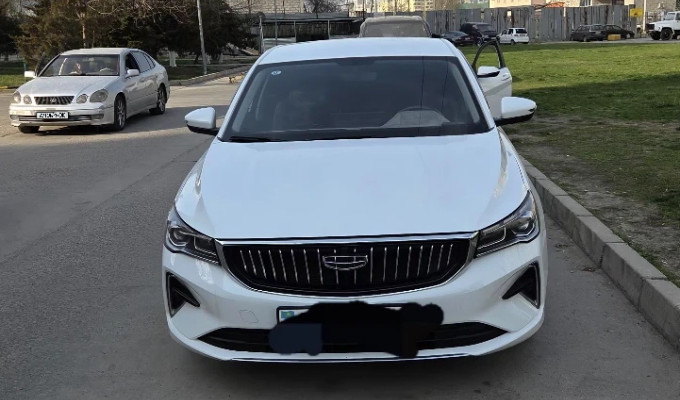 Geely Emgrand 2024 года