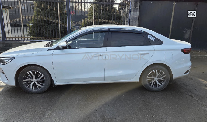 Geely Emgrand 2024 года