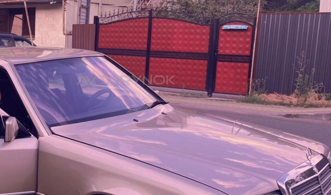 Mercedes-Benz E-Класс 1991 года