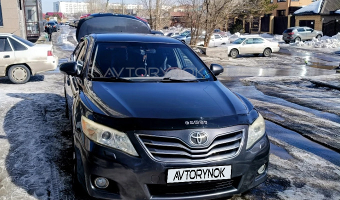 Toyota Camry 2010 года