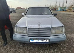 Mercedes-Benz E-Класс 1992 года