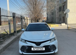 Toyota Camry 2019 года