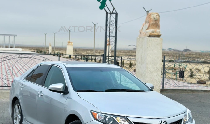 Toyota Camry 2014 года