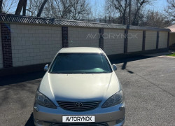 Toyota Camry 2005 года