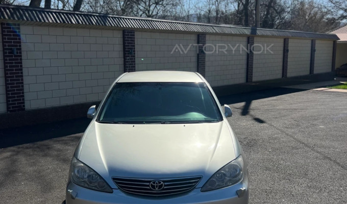 Toyota Camry 2005 года