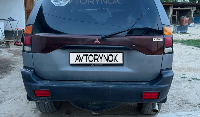 Mitsubishi Montero Sport 2000 года