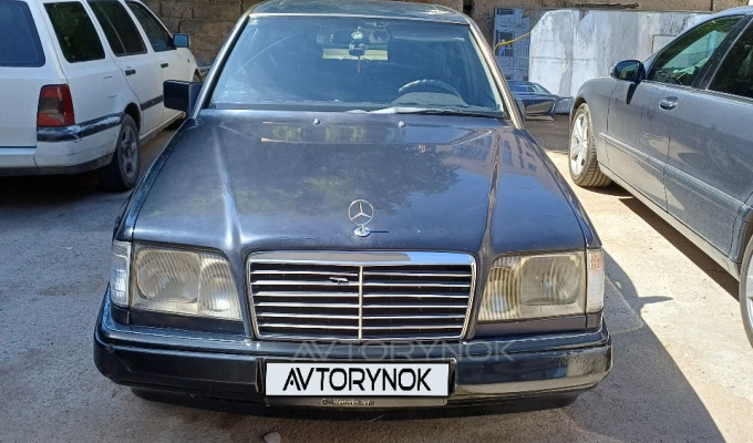 Mercedes-Benz E-Класс 1992 года