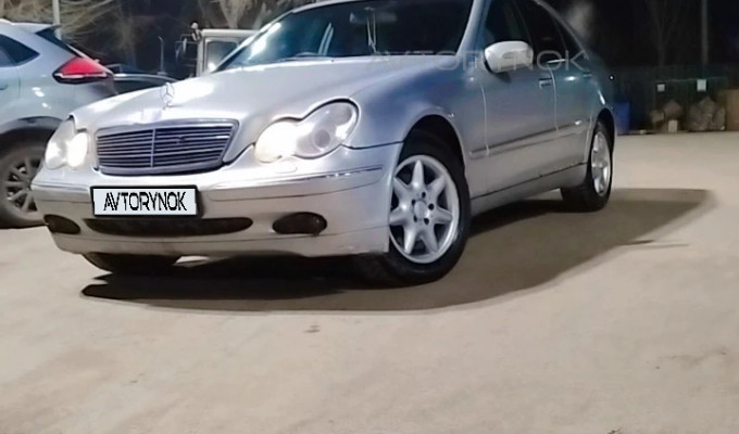 Mercedes-Benz C-Класс 2002 года