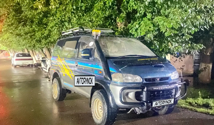 Mitsubishi Delica 1994 года