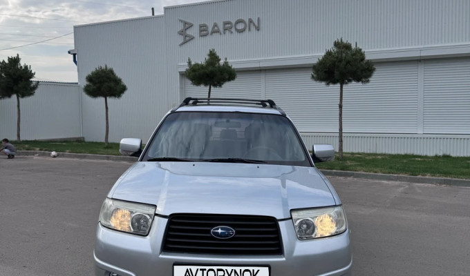 Subaru Forester 2005 года
