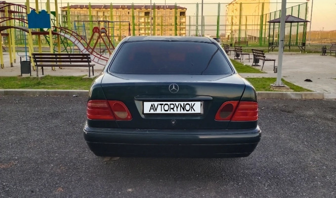 Mercedes-Benz E-Класс 1997 года