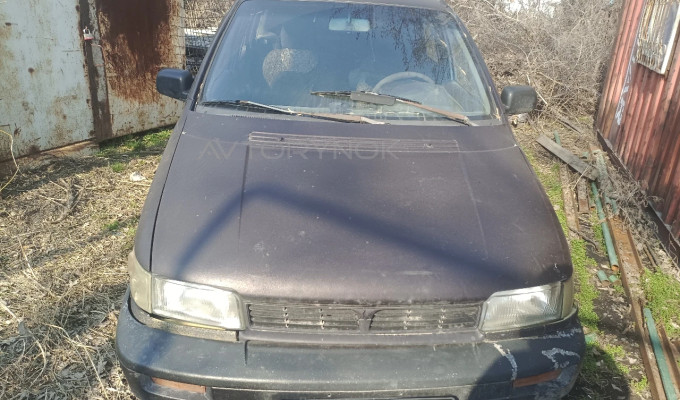 Mitsubishi Space Wagon 1994 года