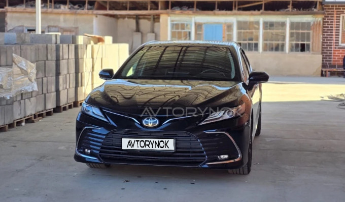 Toyota Camry 2023 года