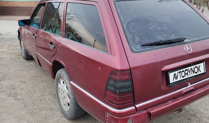 Mercedes-Benz E-Класс 1994 года