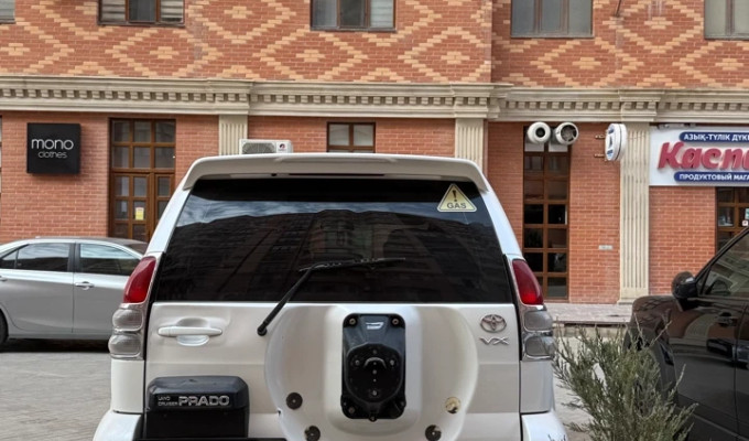 Toyota Land Cruiser Prado 2005 года
