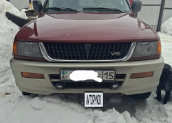 Mitsubishi Montero Sport 1999 года