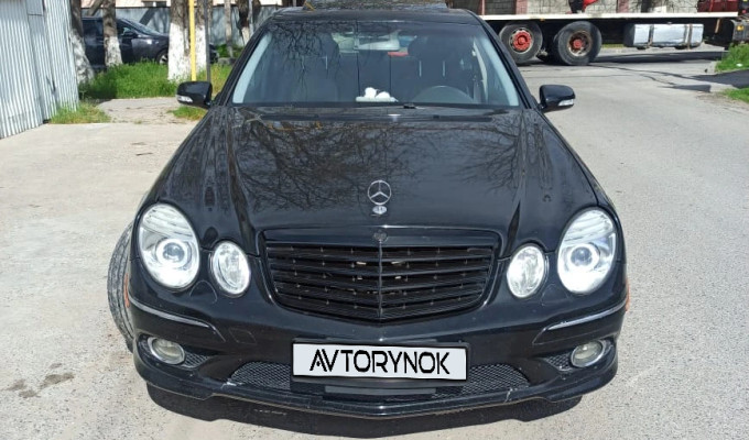 Mercedes-Benz E-Класс 2004 года
