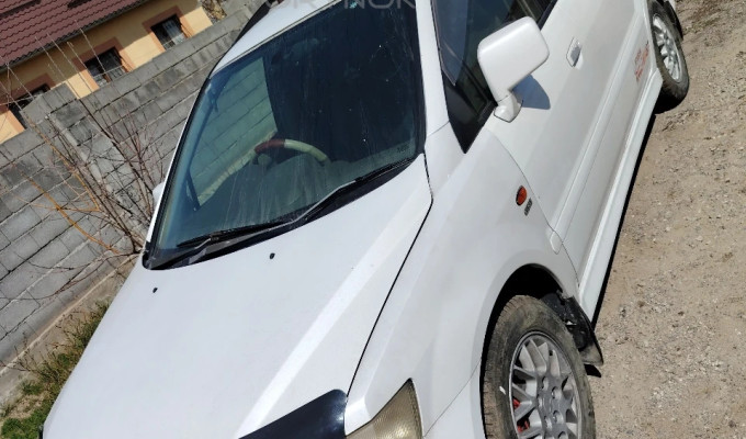 Mitsubishi Chariot 1999 года