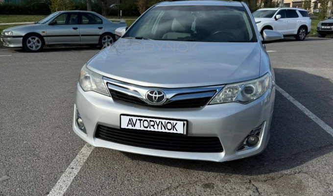 Toyota Camry 2012 года