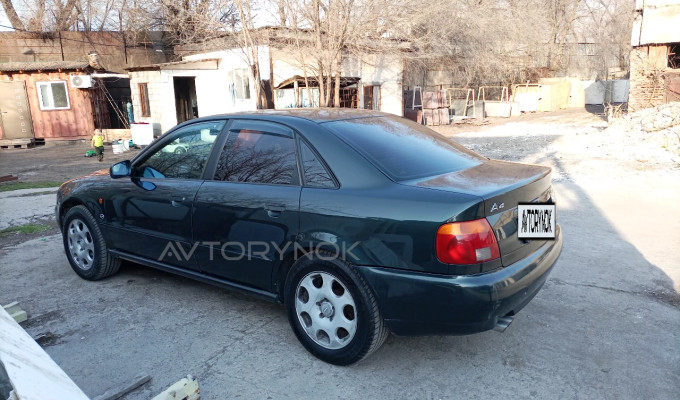 Audi A4 1995 года