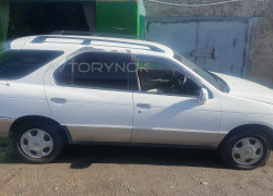 Nissan R'nessa 1998 года