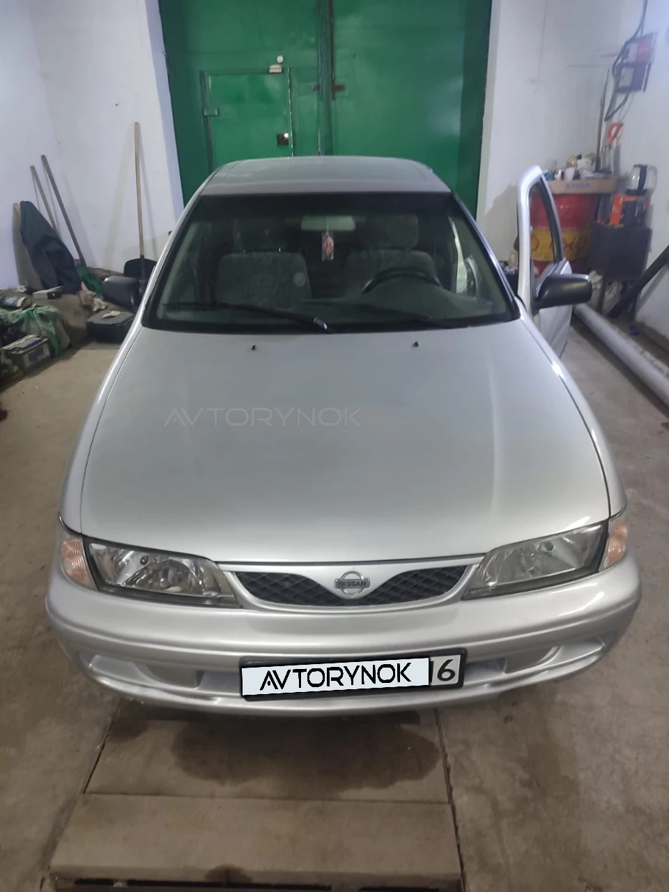 Nissan Almera, 1998