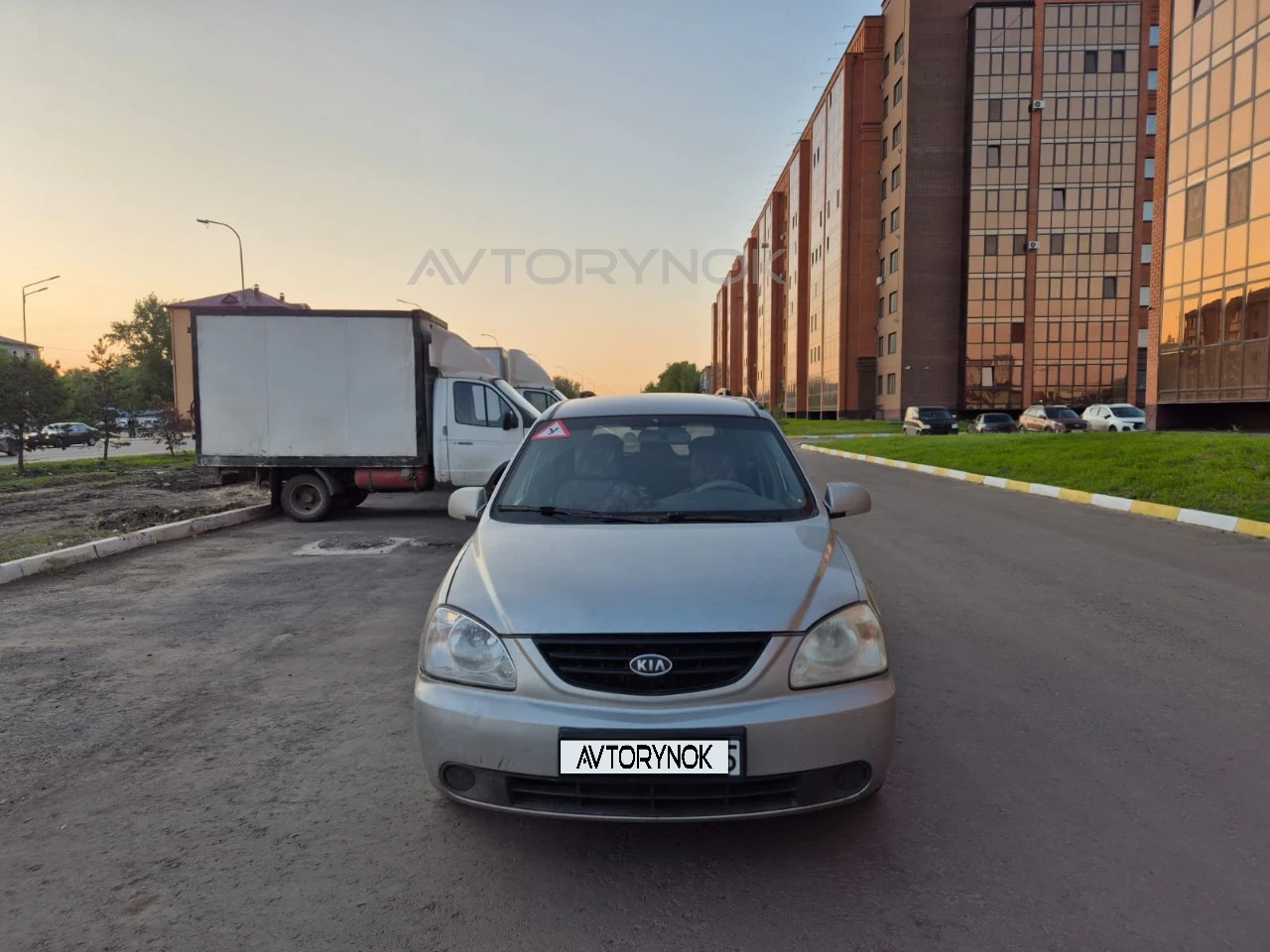 Kia Carens, 2004