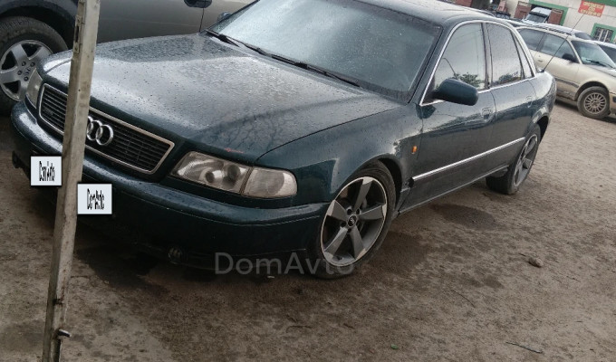 Audi A8 1995 года
