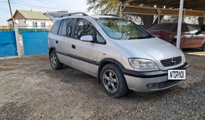 Opel Zafira 2000 года