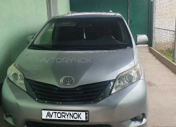 Toyota Sienna 2014 года