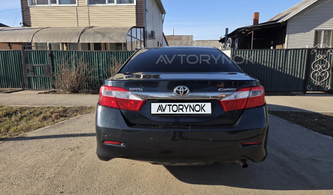Toyota Camry 2013 года