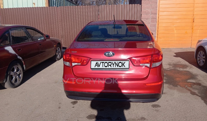 Kia Rio 2015 года