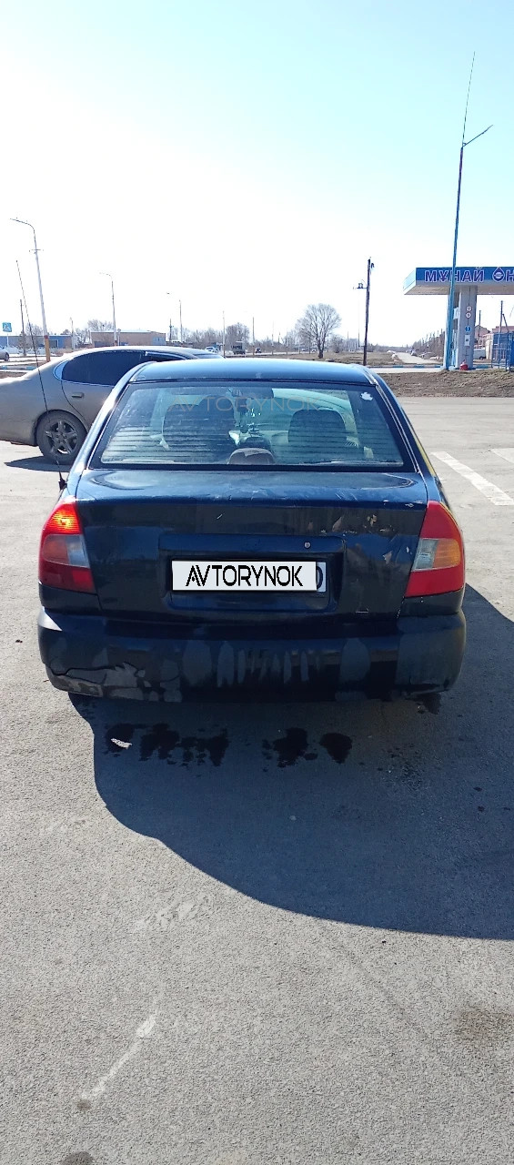 Hyundai Accent, 2010