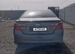 Toyota Camry 2013 года